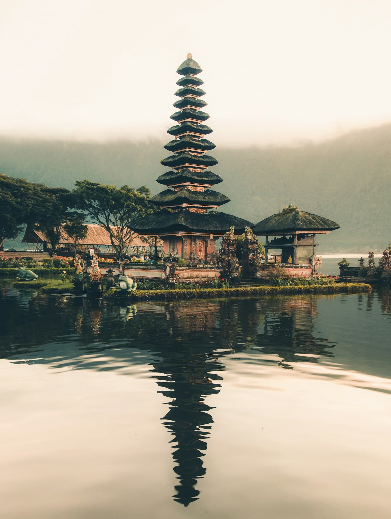 Pemandangan hijau dalam perjalanan di Bali